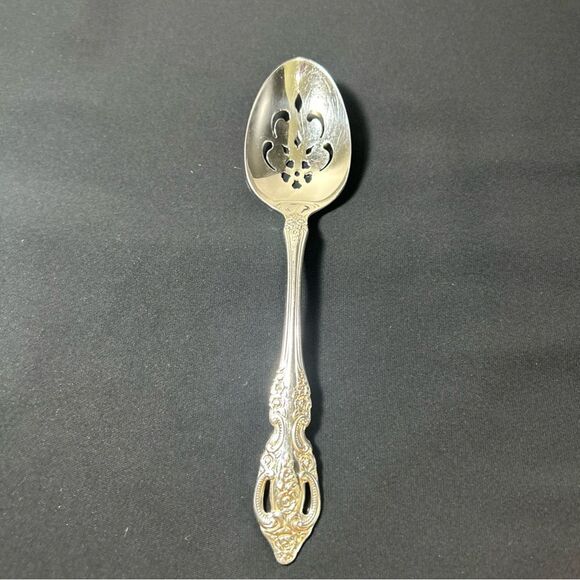 Oneida 8-3/8" Pierced Serving Spoon Stainless Steel Floral - Picture 1 of 6
